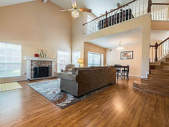 5th image of 16135 Lakestone Dr