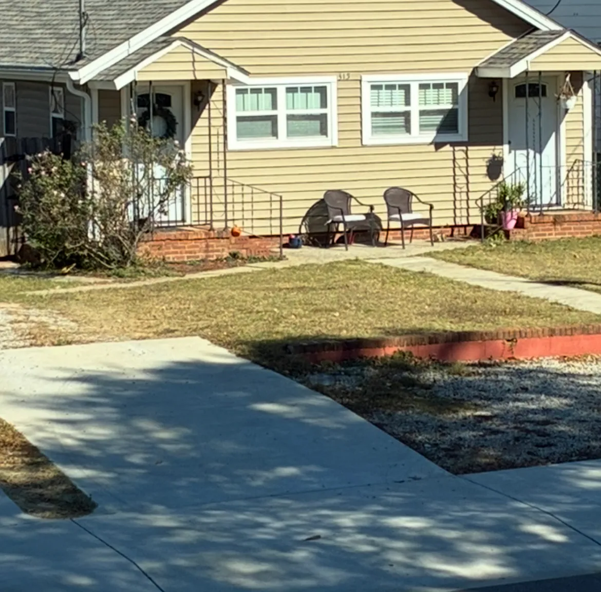 315 Bluff Ave — Photo 2