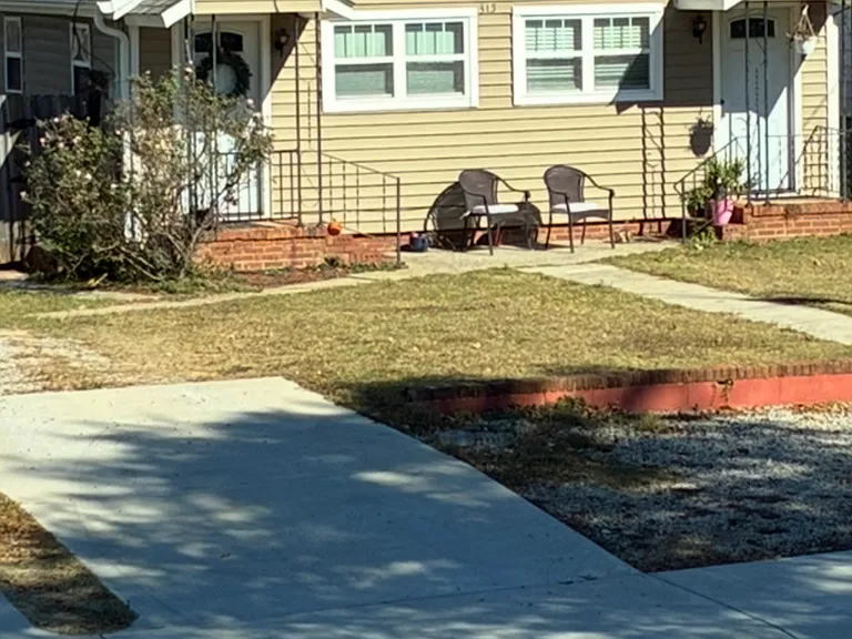 315 Bluff Ave — Photo 2