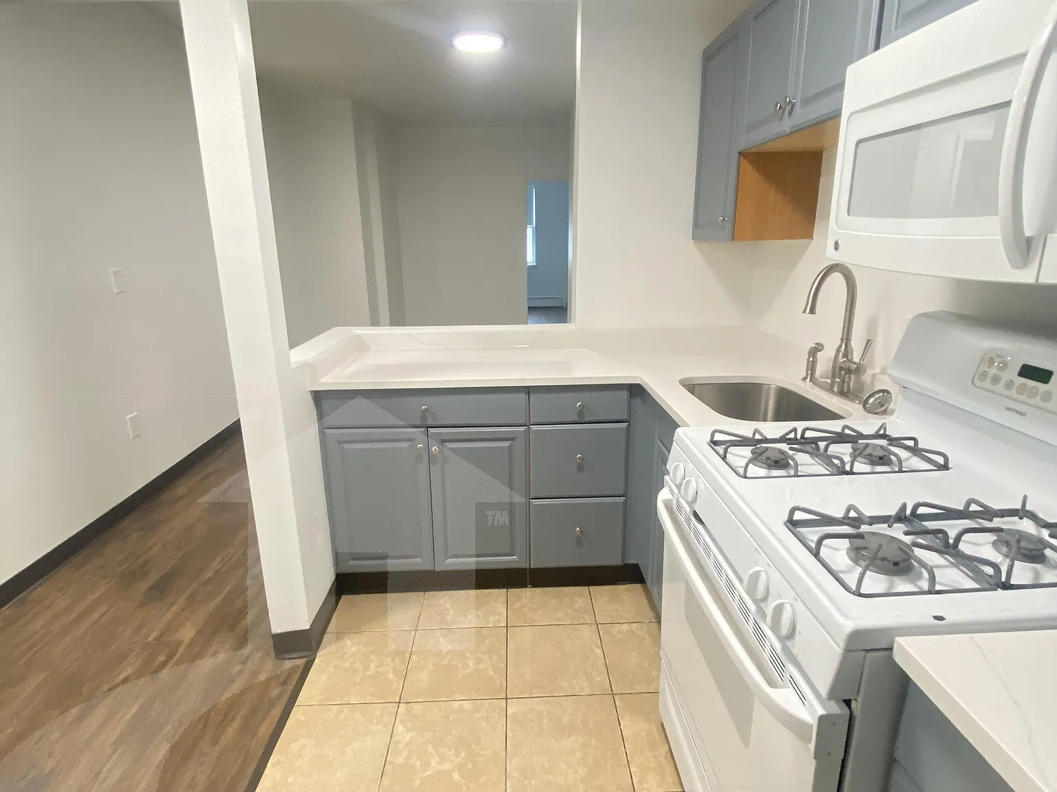 2 bed, 1000 sqft, $2,500 — Photo 3