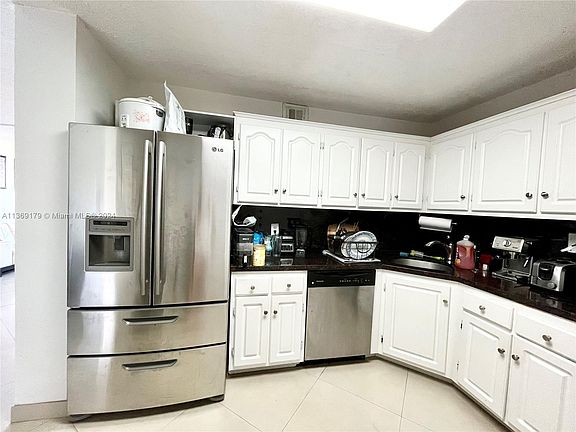 5th image of 2780 NE 183rd St APT 409