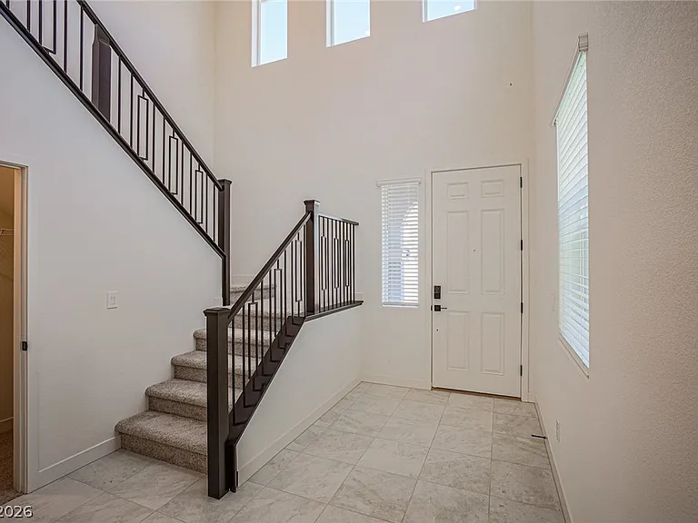 5644 Hill Spire St — Photo 3