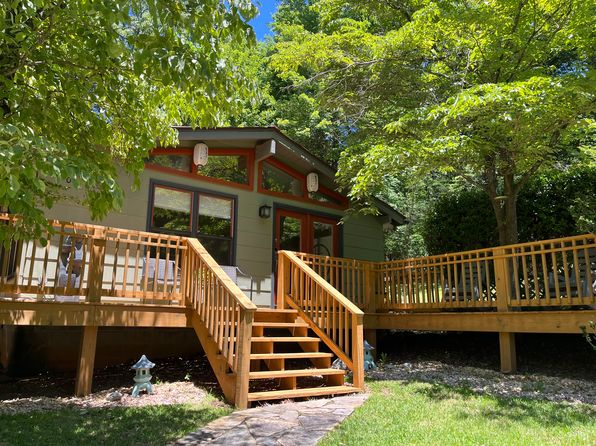 250 Ridgeview Dr