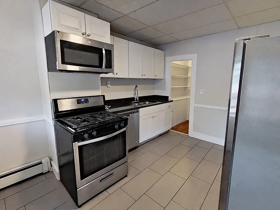 882 Huntington Ave #3B