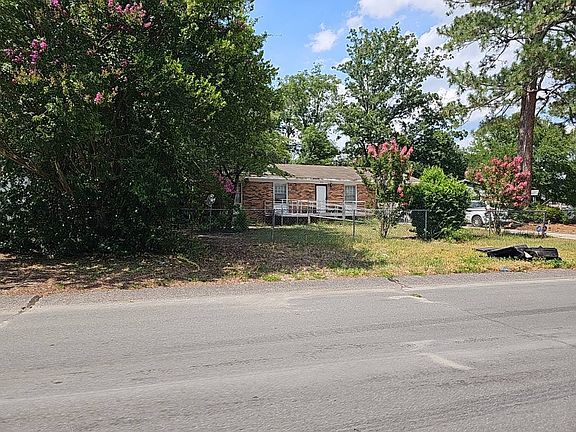 3rd image of 4910 Ellsworth Dr