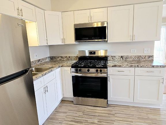 4th image of 7801 Oak Park Ave #3N