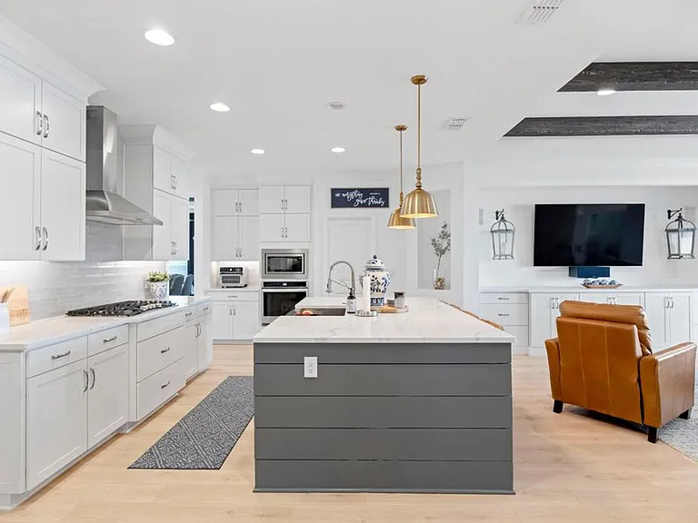 221 Marquesa Cir — Photo 17