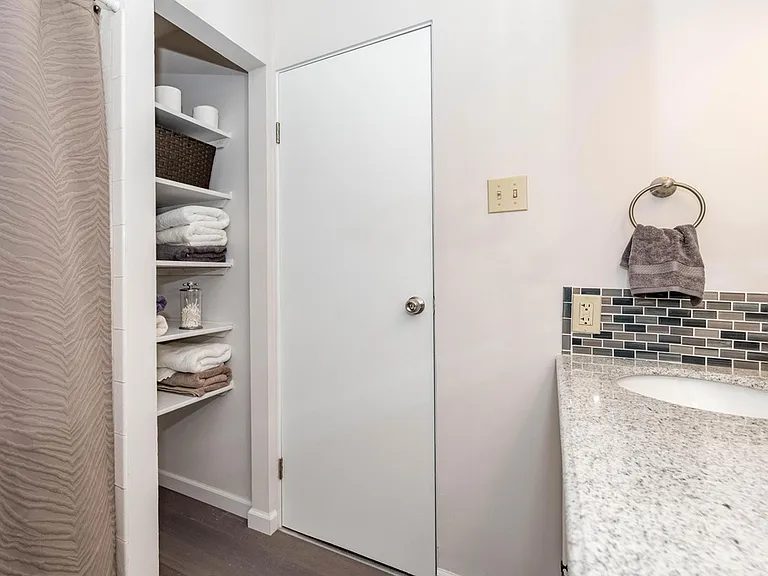 100 E El Cortez Dr — Photo 9