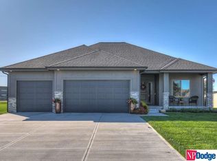 20459 Taylor St, Elkhorn, NE 68022
