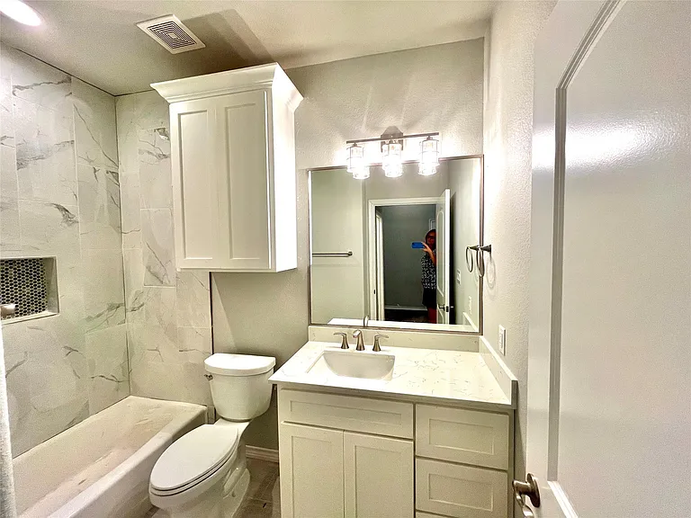 386 B Tahitian Dr — Photo 12