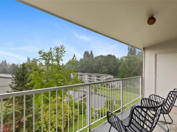 13239 15TH Avenue NE #A21, Seattle, WA 98125