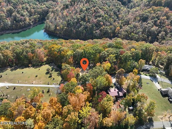 3rd image of 158 Cheri Ln
