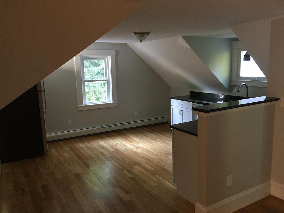 1st image of 410 Plymouth St #2