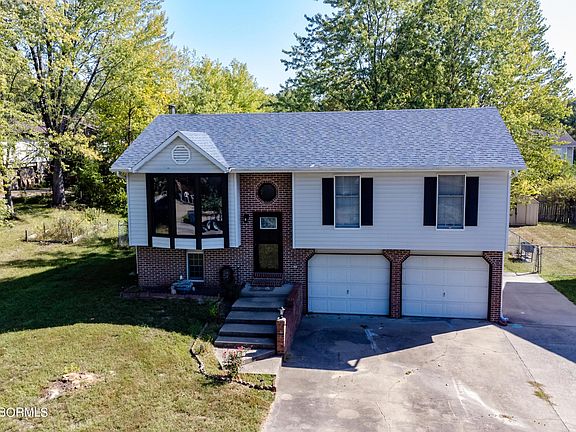 2nd image of 1605 Truman Dr