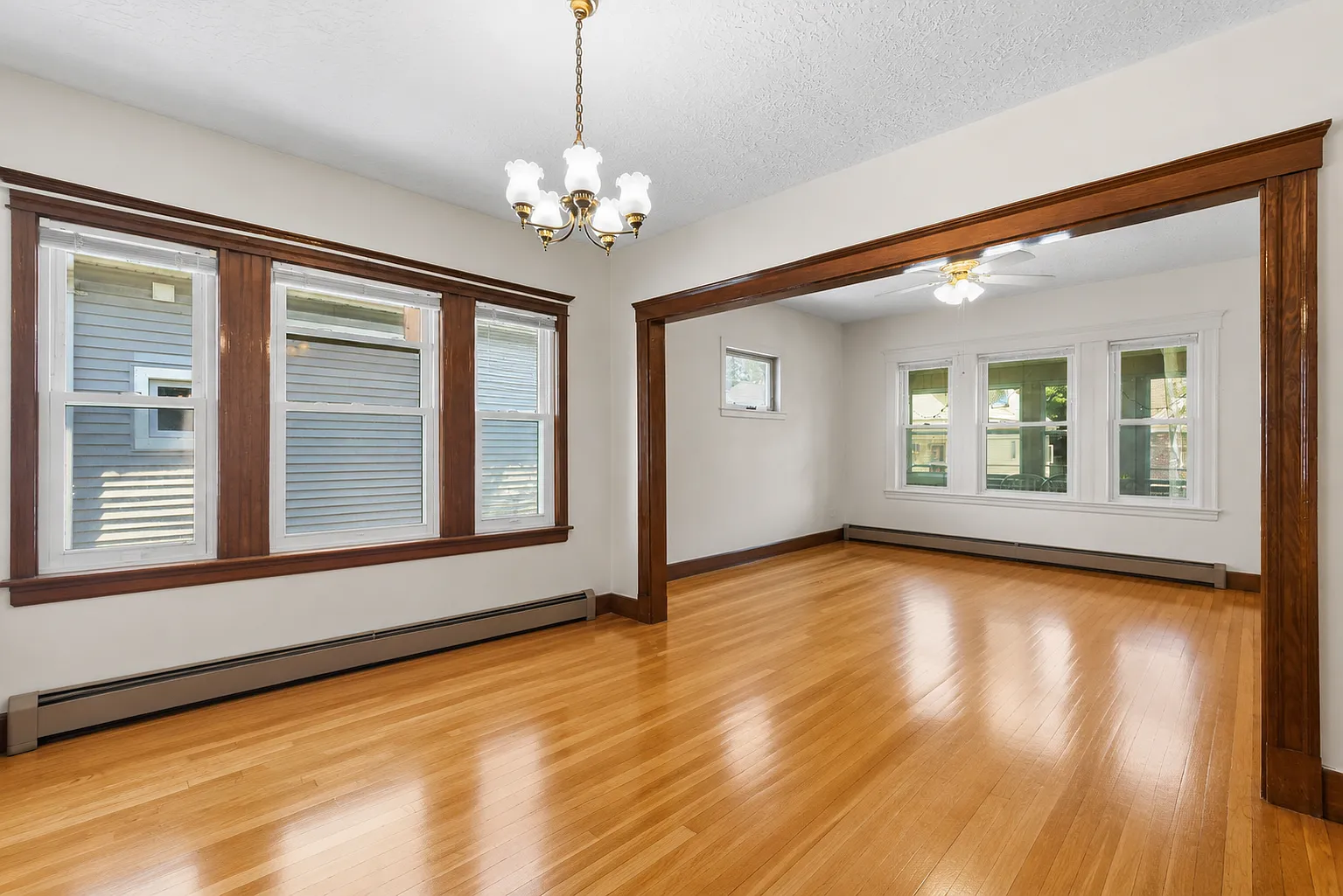 3 bed, 1000 sqft, $2,700 — Photo 2
