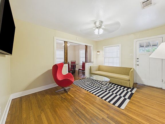 3rd image of 5204 Duval St