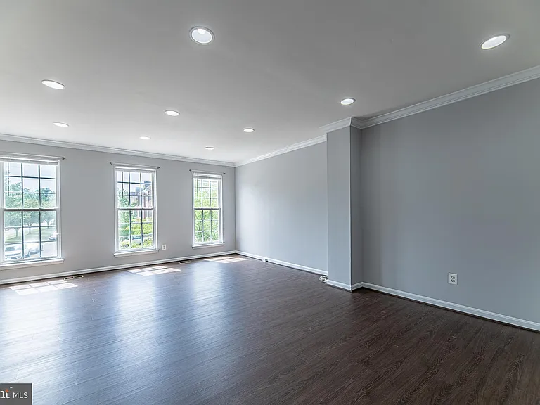 24635 Kings Canyon Sq — Photo 42