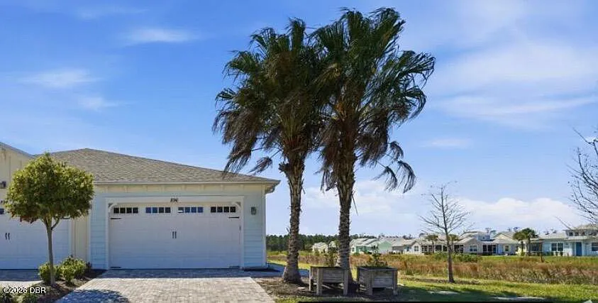 2 bed, 2.0 bath, 1563 sqft, $3,600 — Photo 2