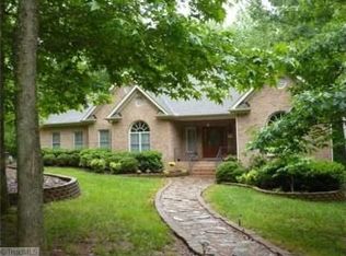 7509 Weitzel Dr, Summerfield, NC 27358