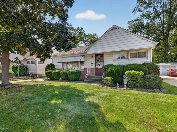 378 High Tee St, Willowick, OH 44095