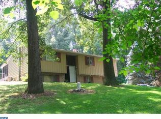 117 Sandhill Rd, Fleetwood, PA 19522