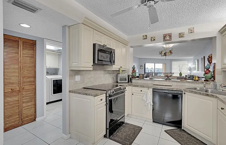 7250 Fairfax Dr #302 — Photo 7