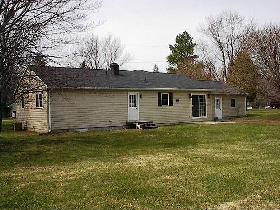 2nd image of 3915 N Dixie Dr