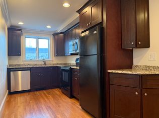 11 Salem St APT C, Woburn, MA 01801