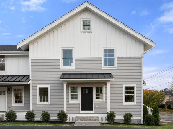 63 Oak St #A, Wellesley, MA 02482