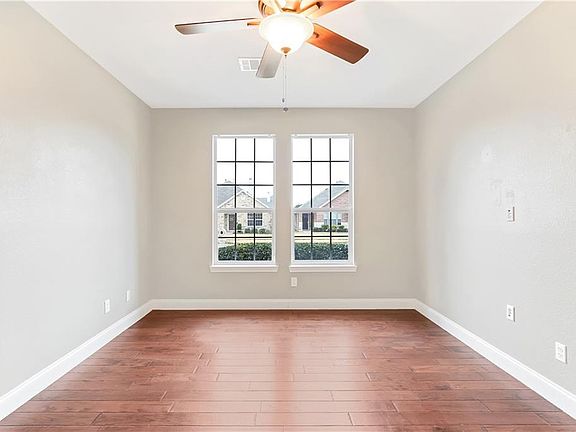 4th image of 4517 Hickory Meadows Ln