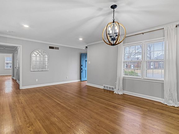 3rd image of 1188 Oak Ridge Dr