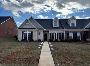1446 Crestlawn Trl, Pfafftown, NC 27040
