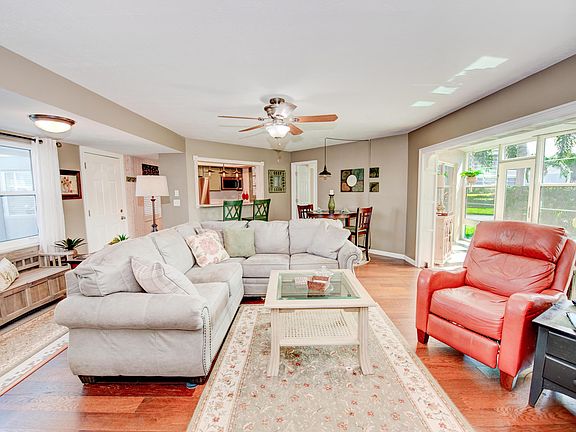 4th image of 3218 SE Aster Ln #116