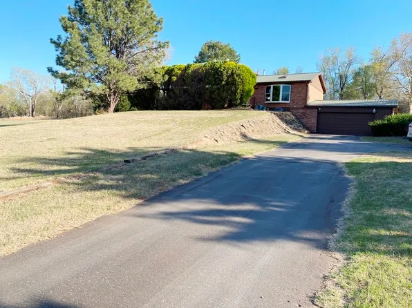 801 Meadow Rdg, Kiowa, KS 67070