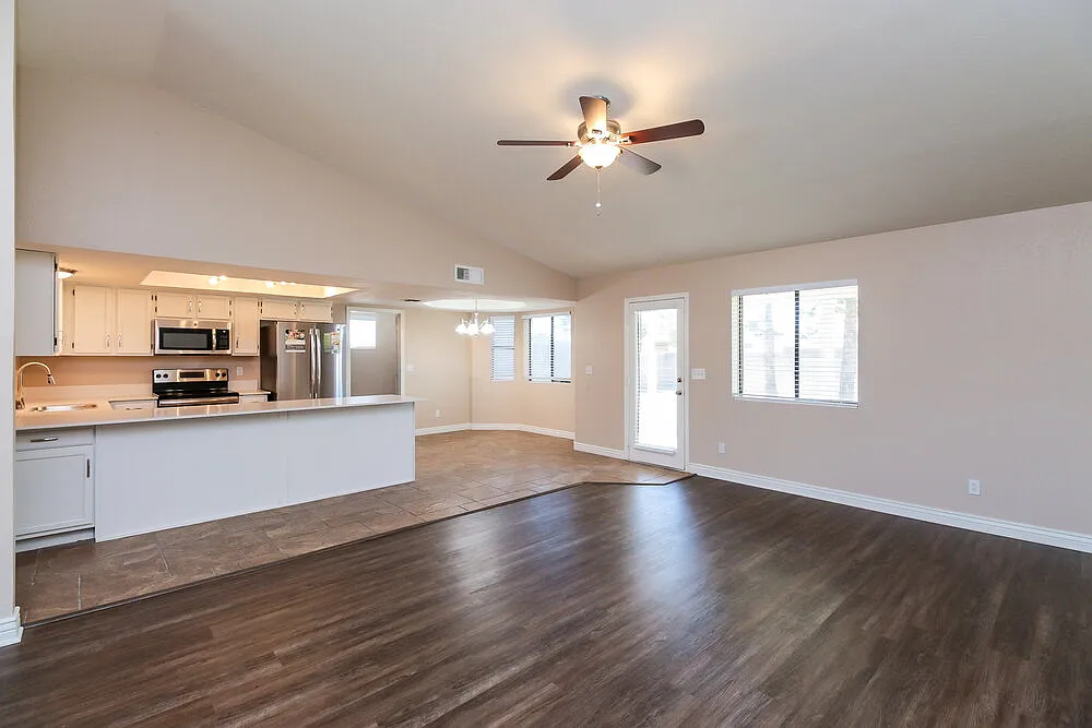 3 bed, 2.0 bath, 1499 sqft, $2,245 — Photo 3