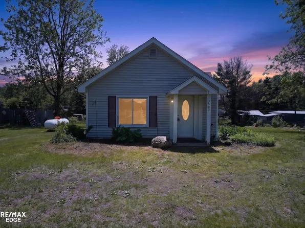5233 Pratt Rd, Metamora, MI 48455