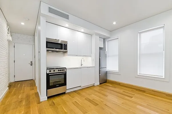 Rented by REAL New York | media 144