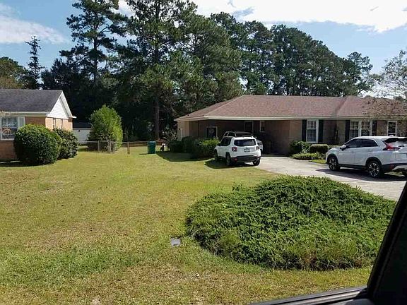 2nd image of 2606 Meridian St