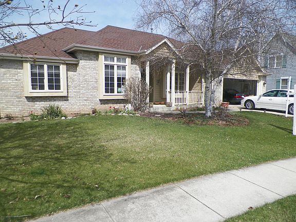 2nd image of 1420 Crystal Lake Dr