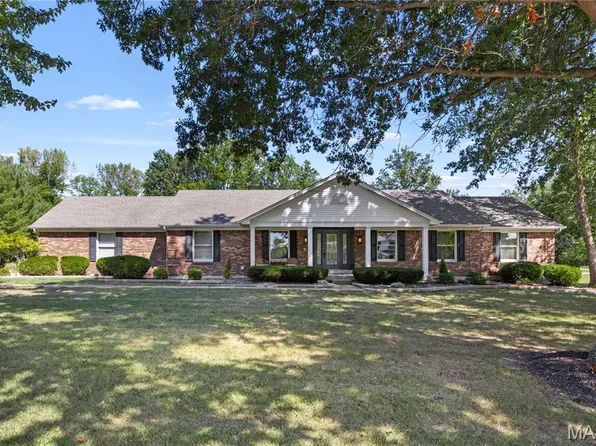 201 Dardenne Farms Dr, Saint Charles, MO 63304