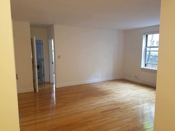 4th image of 330 E 63rd St APT 2D