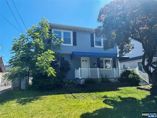 192 6th St, Saddle Brook, NJ 07663