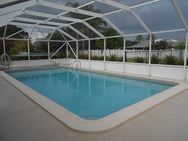 ENCLOSED POOL