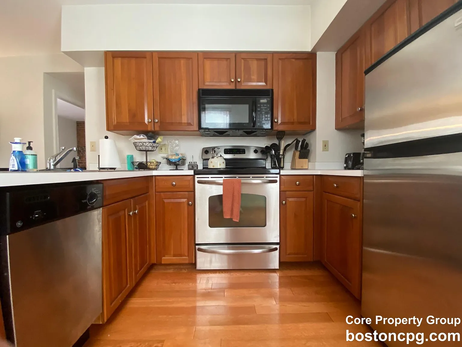 2 bed, 750 sqft, $4,100 — Photo 4