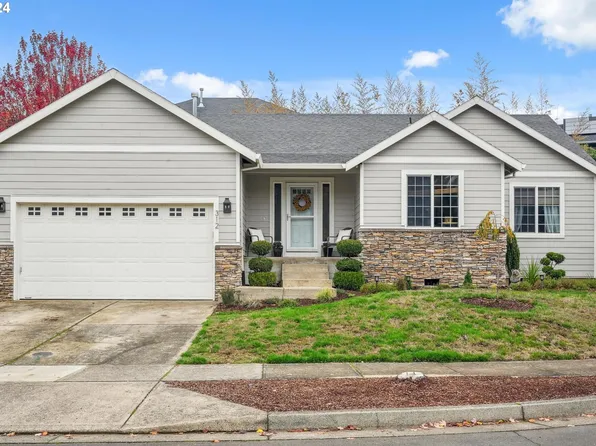 312 Division St, Silverton, OR 97381