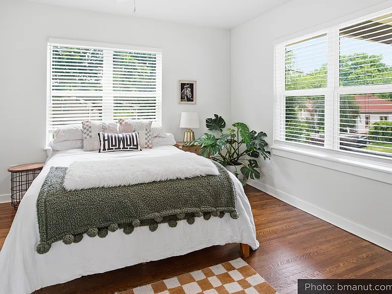 321 N Xenophon Ave — Photo 35