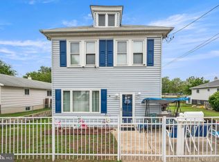 430 Manhattan St, Lester, PA 19029