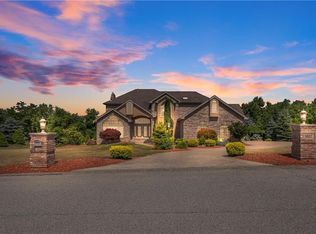 1002 Kings Ct, Trafford, PA 15085