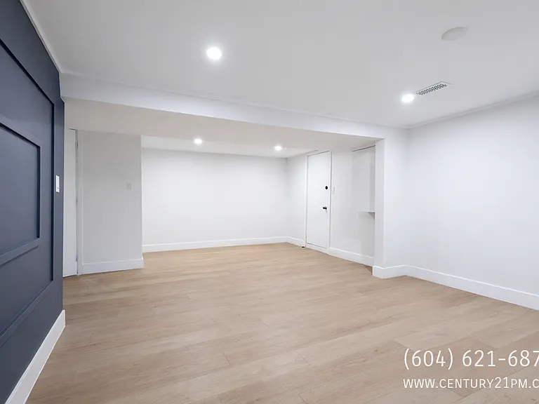 2329 Mouldstade Rd #LOWER — Photo 5