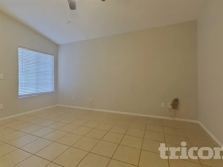 22371 W Solano Dr — Photo 2